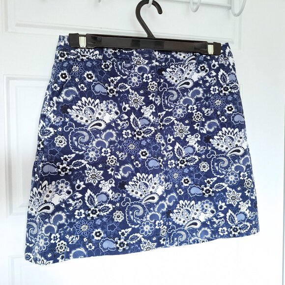 Blue and white paisley floral pattern golf skirt by Karen Scott Petites - Picture 4 of 9